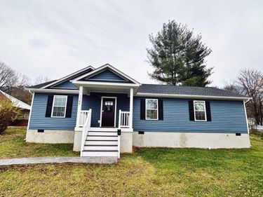 1744 Cedar Ave , Buena Vista, VA 24416