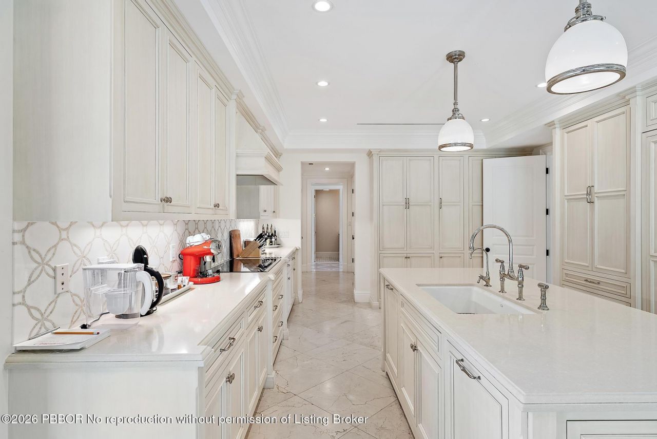 210 Emerald Lane, Palm Beach, FL 33480 Photo