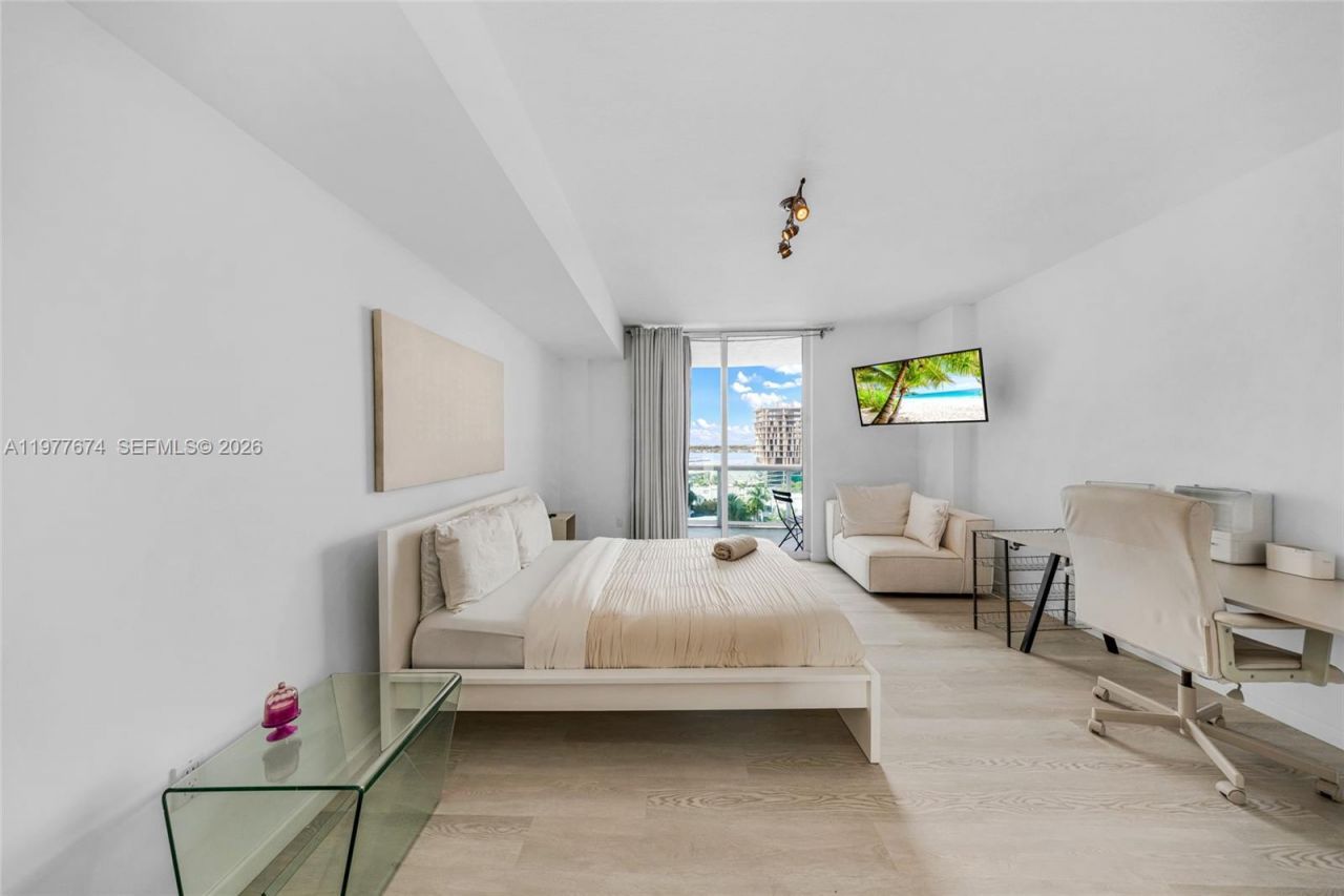 7910 Harbor Island Dr, Unit 901, North Bay Village, FL 33141 Photo