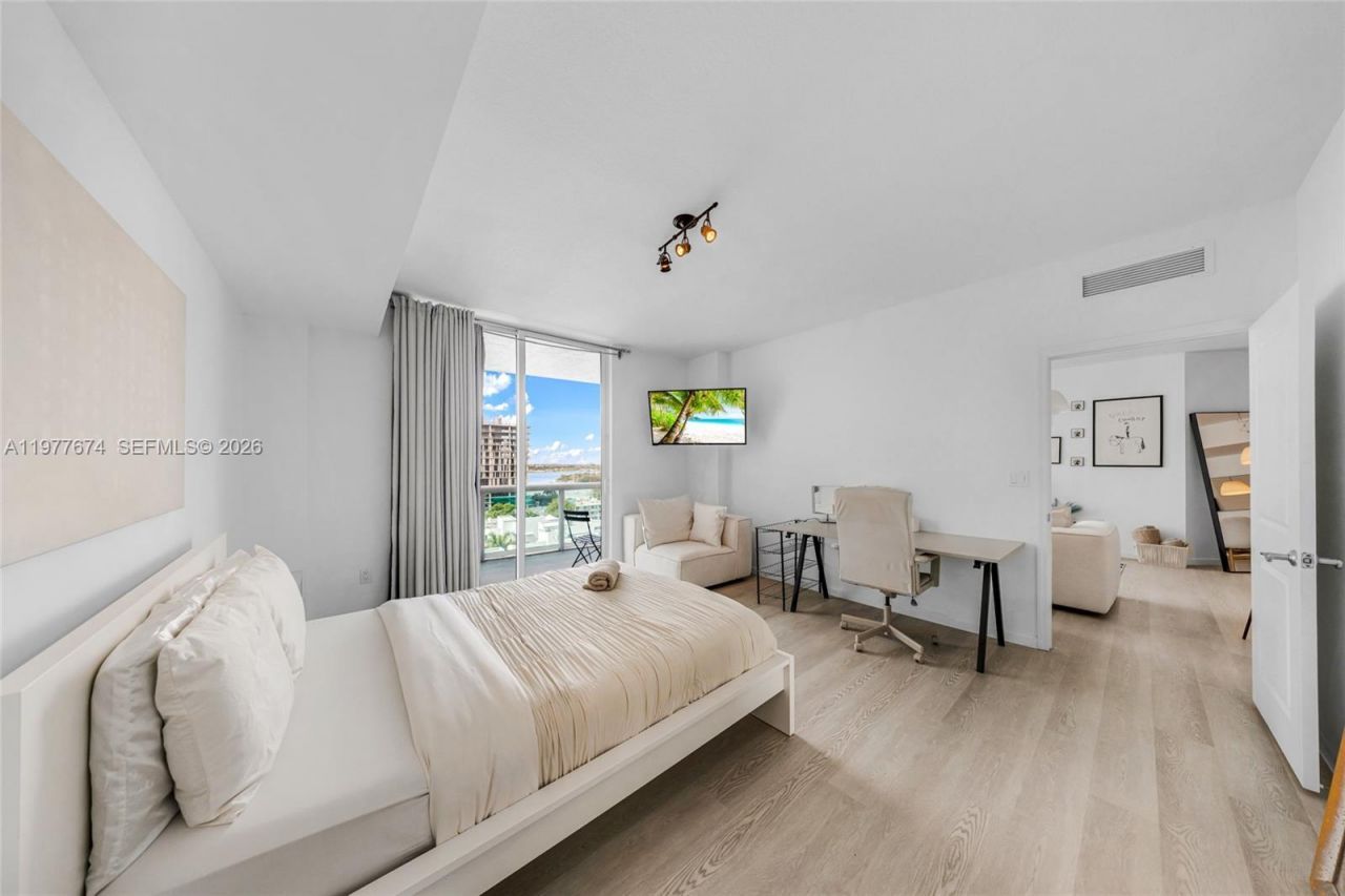 7910 Harbor Island Dr, Unit 901, North Bay Village, FL 33141 Photo