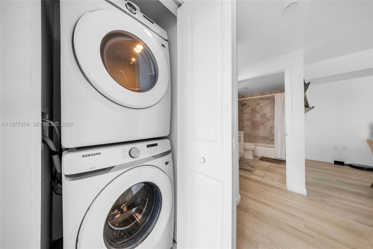 7910 Harbor Island Dr, Unit 901, North Bay Village, FL 33141 Photo