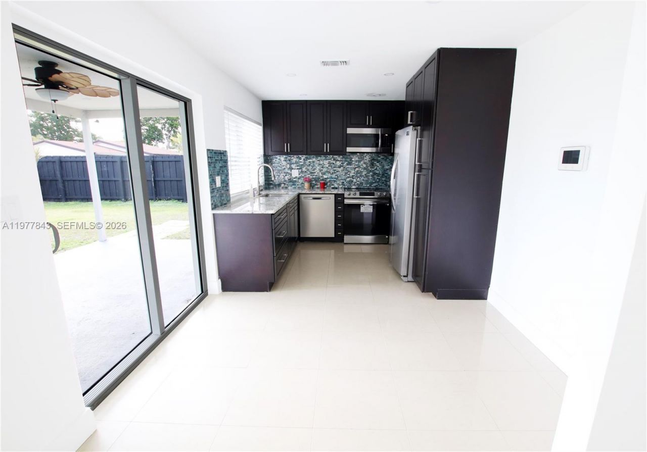 8116 NW 72nd Ave , Tamarac, FL 33321 Photo