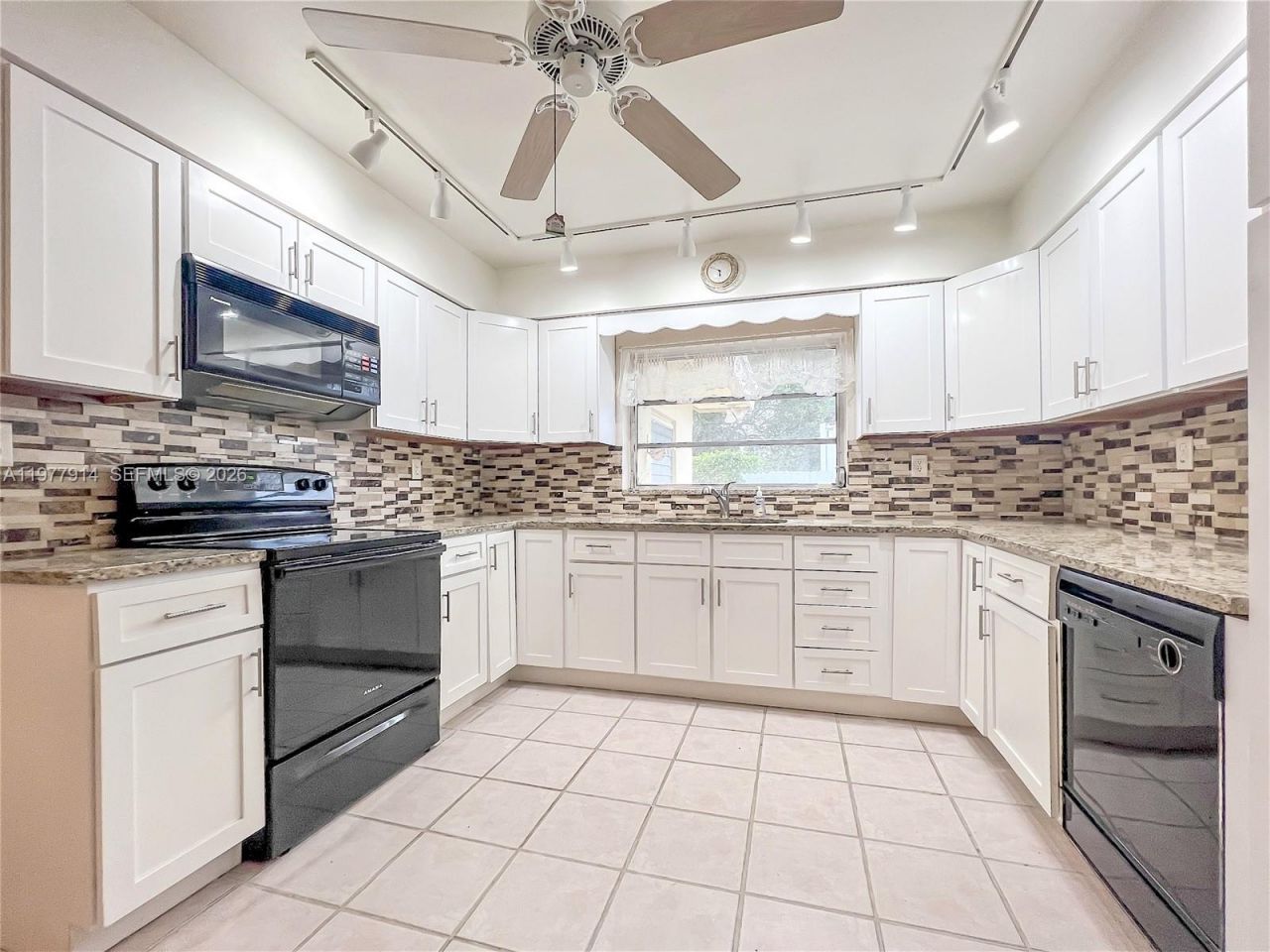 192 SW 62nd Ter, Plantation, FL 33317 Photo