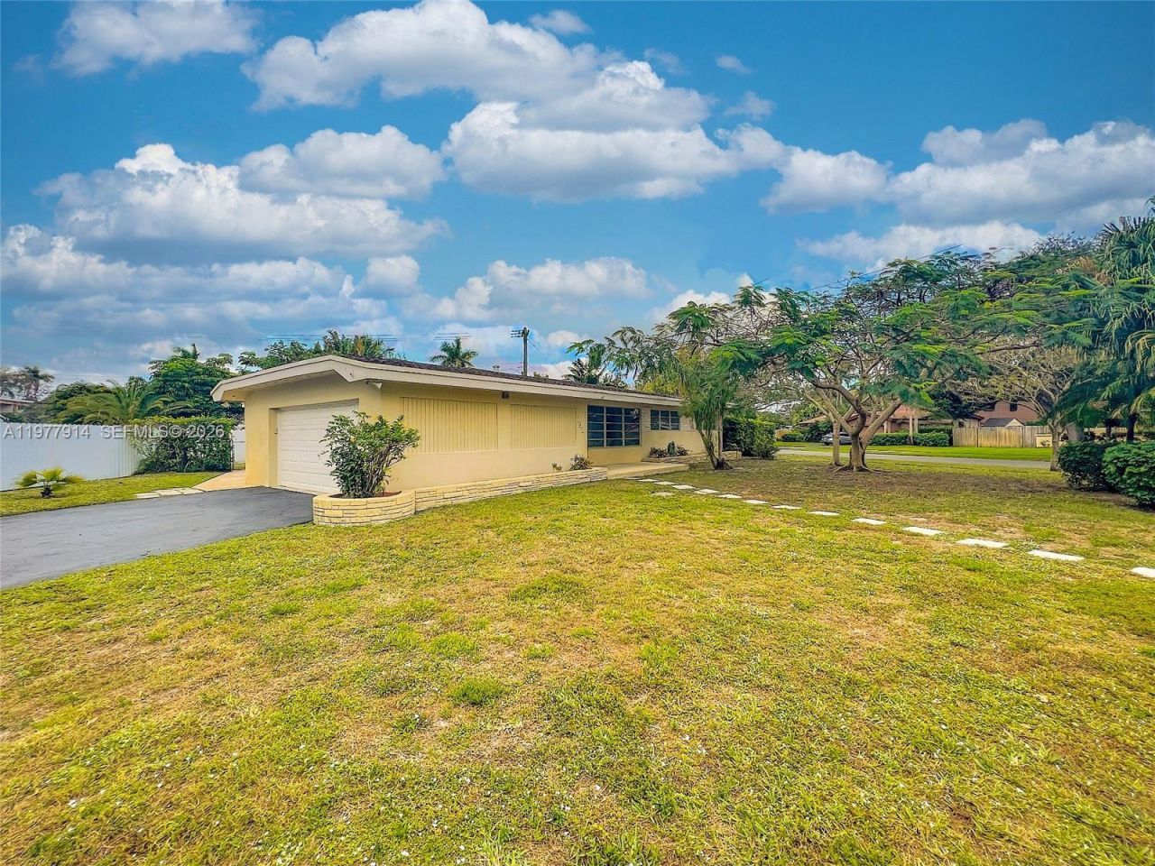 192 SW 62nd Ter, Plantation, FL 33317 Photo