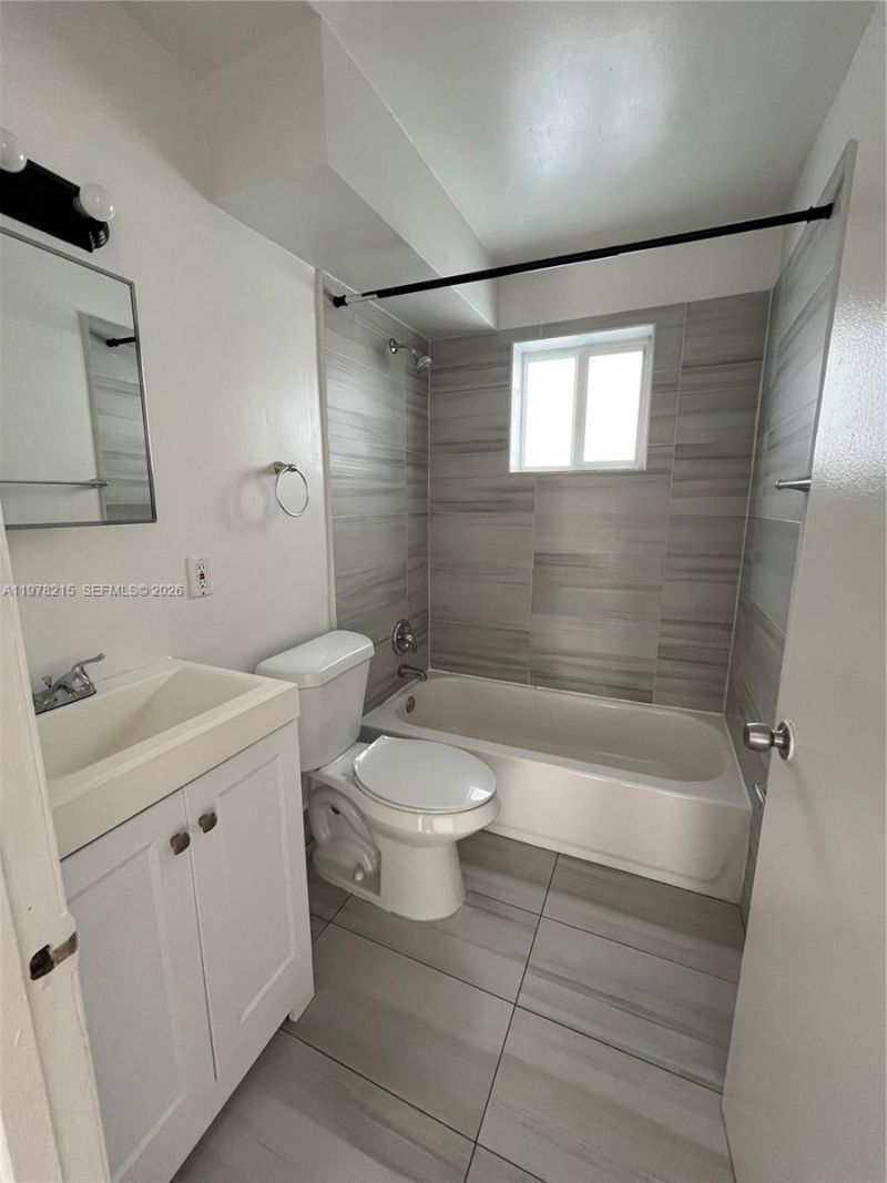 960 Biarritz Dr , Unit 14, Miami Beach, FL 33141 Photo