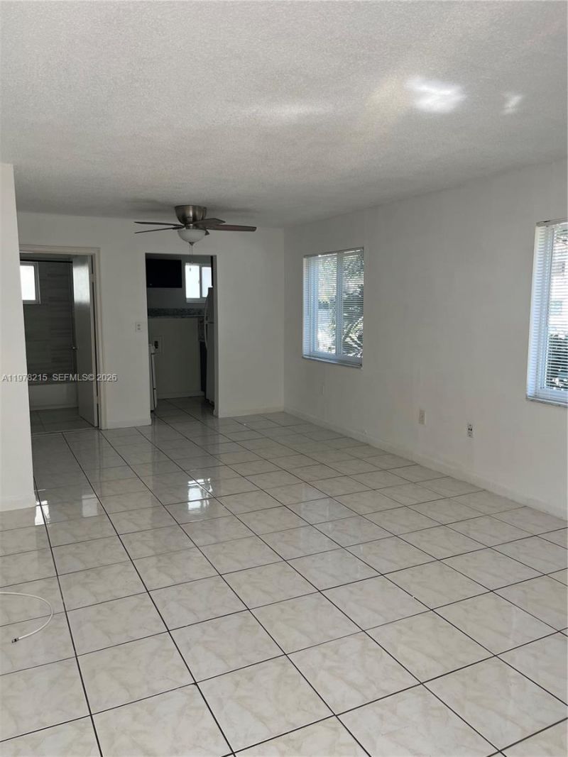 960 Biarritz Dr , Unit 14, Miami Beach, FL 33141 Photo