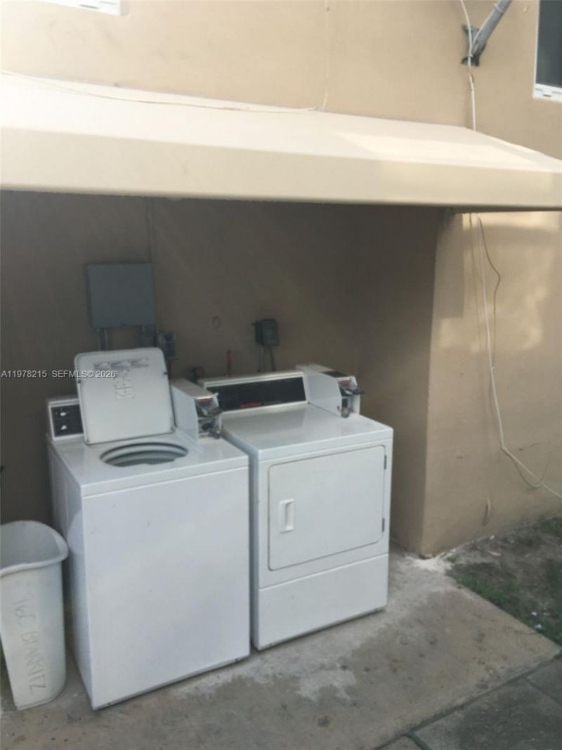 960 Biarritz Dr , Unit 14, Miami Beach, FL 33141 Photo