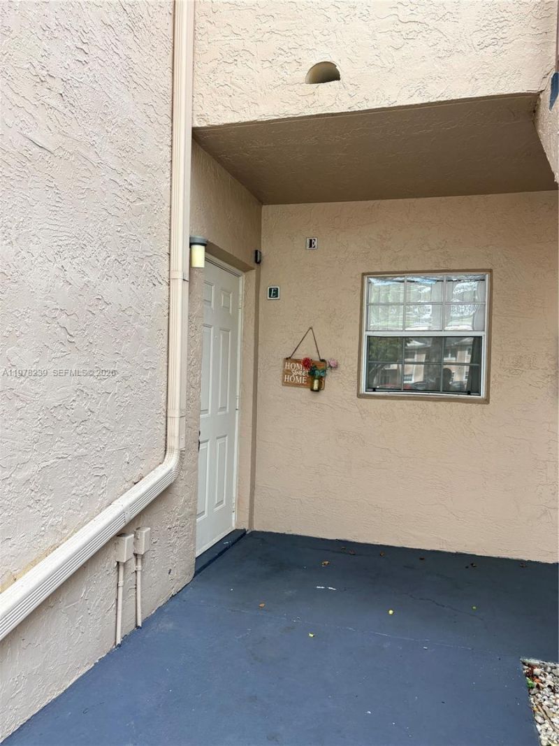 1701 NW 96th Ter, Unit 1E, Pembroke Pines, FL 33024 Photo