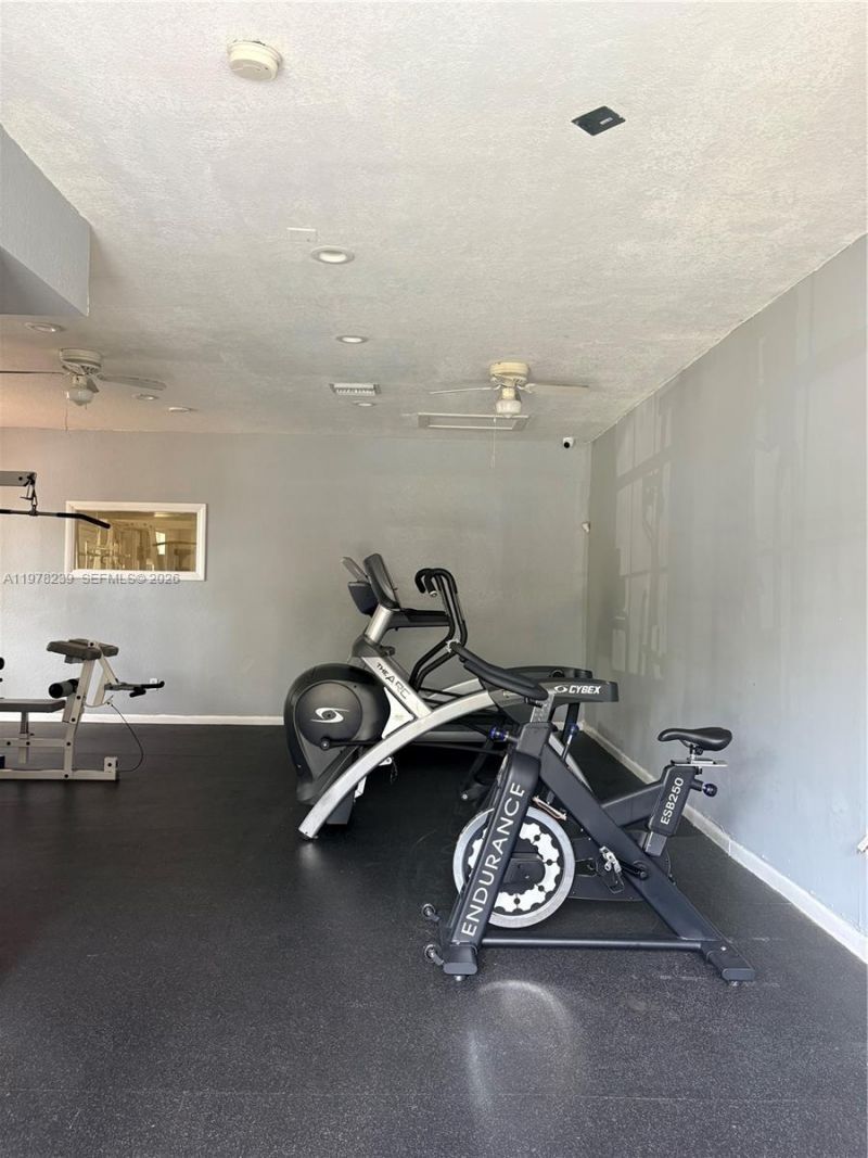 1701 NW 96th Ter, Unit 1E, Pembroke Pines, FL 33024 Photo