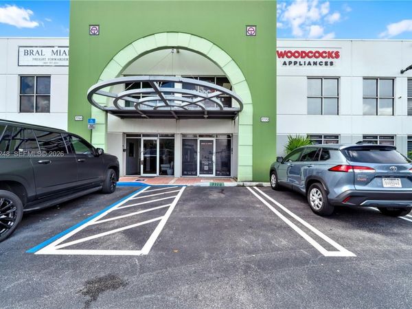 7770 NW 46th St, Unit 23, Doral, FL 33166
