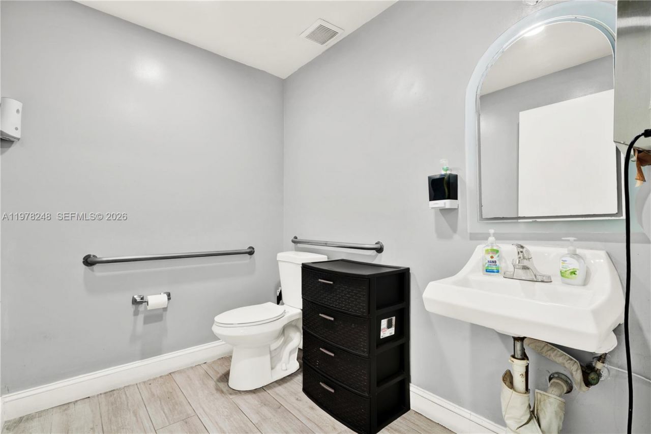 7770 NW 46th St, Unit 23, Doral, FL 33166 Photo