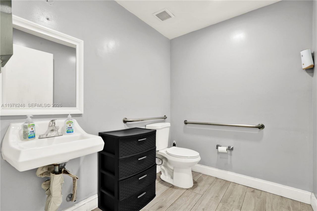 7770 NW 46th St, Unit 23, Doral, FL 33166 Photo