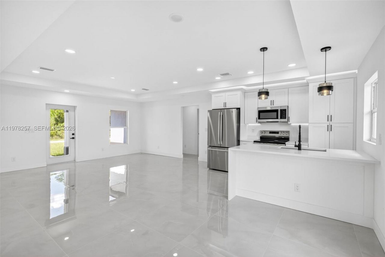 2916 Dora, Lehigh Acres, FL 33974 Photo