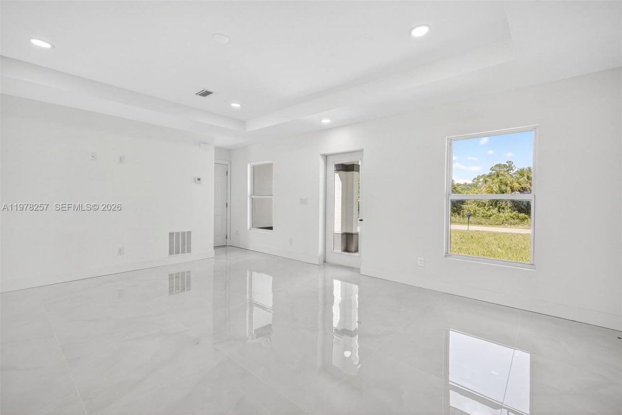 2916 Dora, Lehigh Acres, FL 33974 Photo
