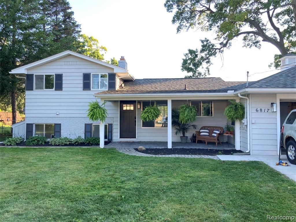 6817 Brightwood Court, Waterford Township, MI 48327 Main Photo