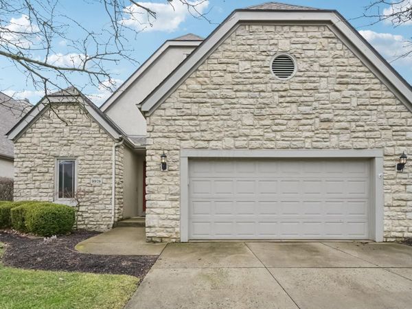 9978 Lavenham Circle W, Powell, OH 43065
