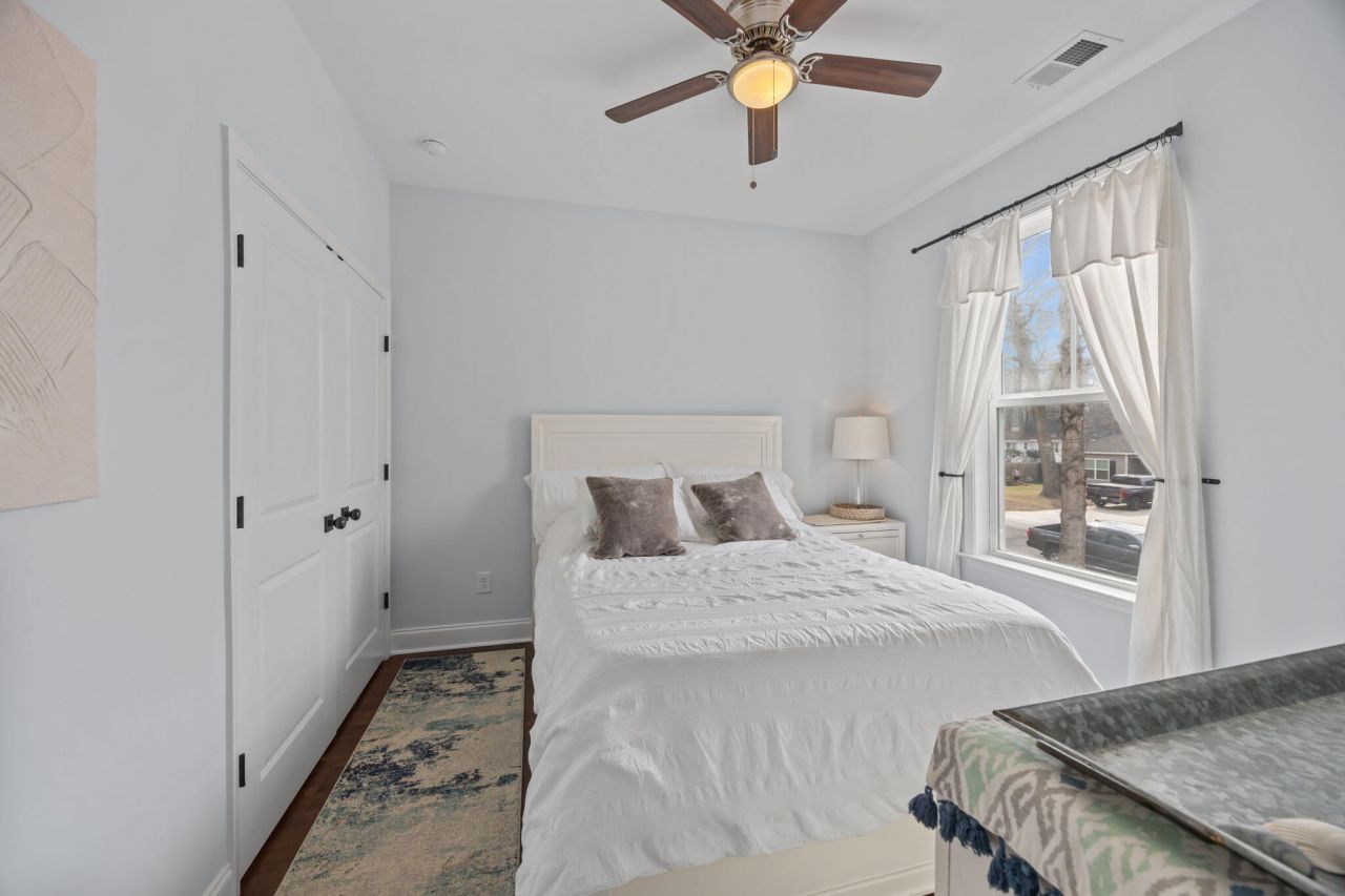 8704 Jenny Lind Street Photo 12