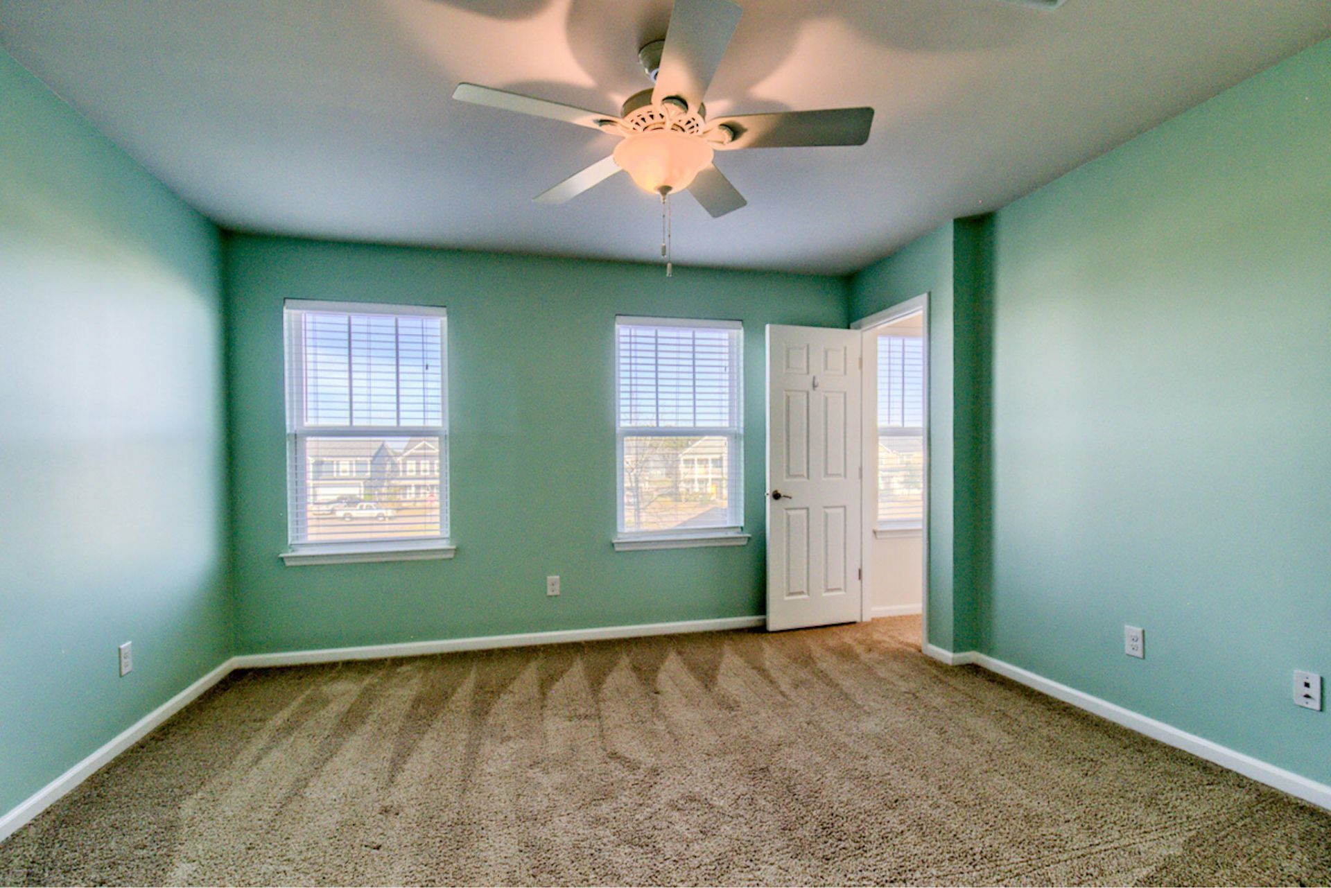 405 Huckleberry Court Photo 28