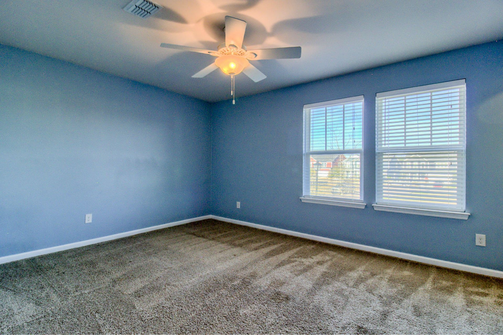 405 Huckleberry Court Photo 30