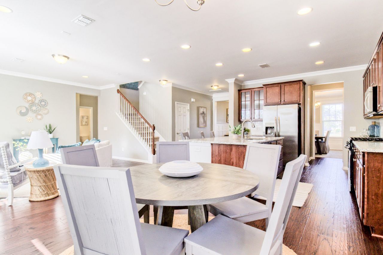 405 Huckleberry Court Photo 7