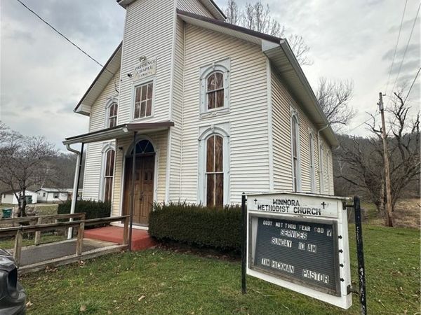 21541 S Calhoun Highway, Orma, WV 25268