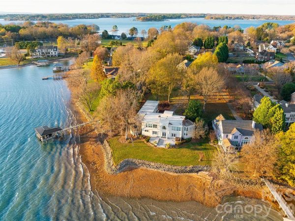 132 Clearwater Lane, Mooresville, NC 28117