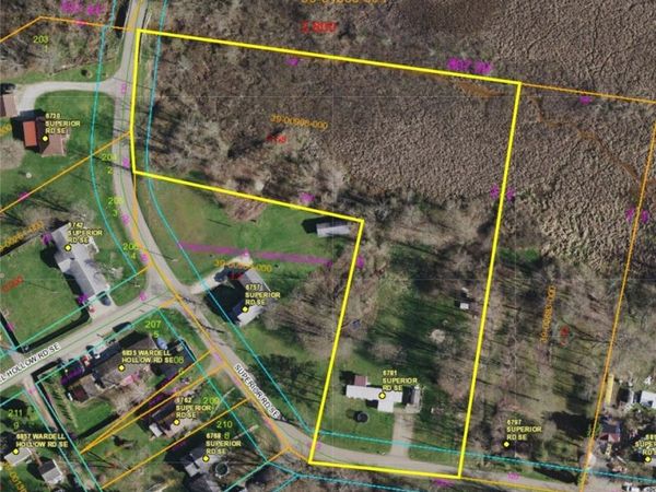 6781 Superior Road SE, Uhrichsville, OH 44683