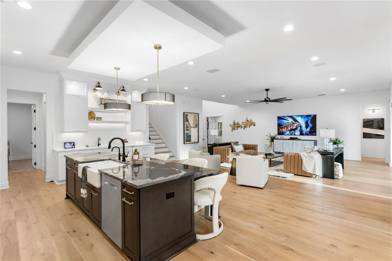 3007 S West Shore Boulevard, Tampa, FL 33629 Photo