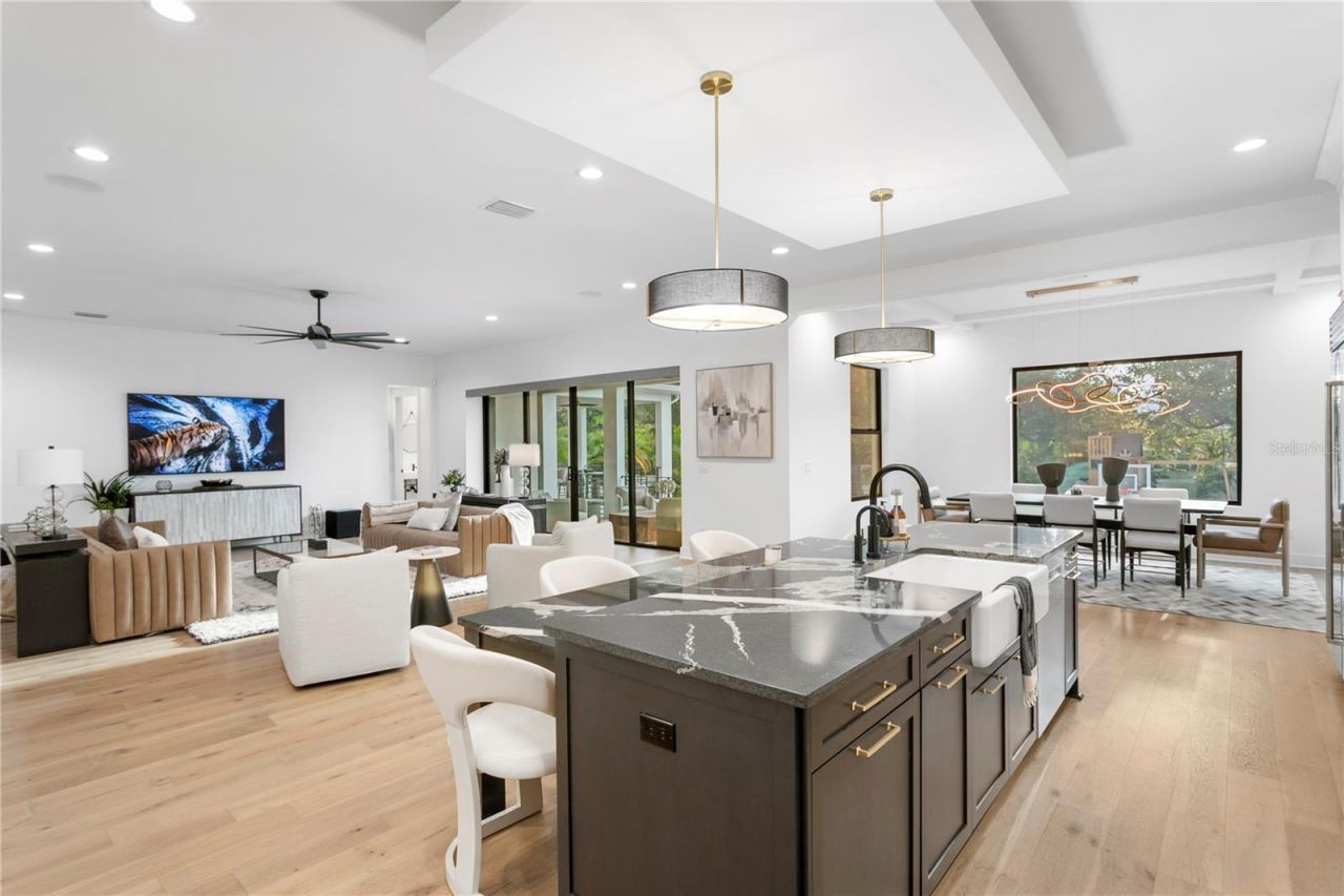 3007 S West Shore Boulevard, Tampa, FL 33629 Photo