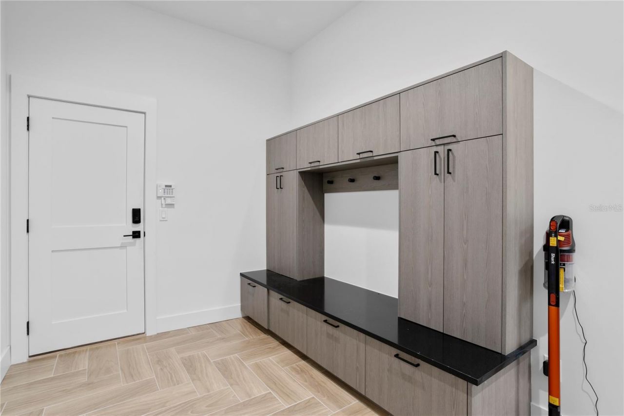 3007 S West Shore Boulevard, Tampa, FL 33629 Photo