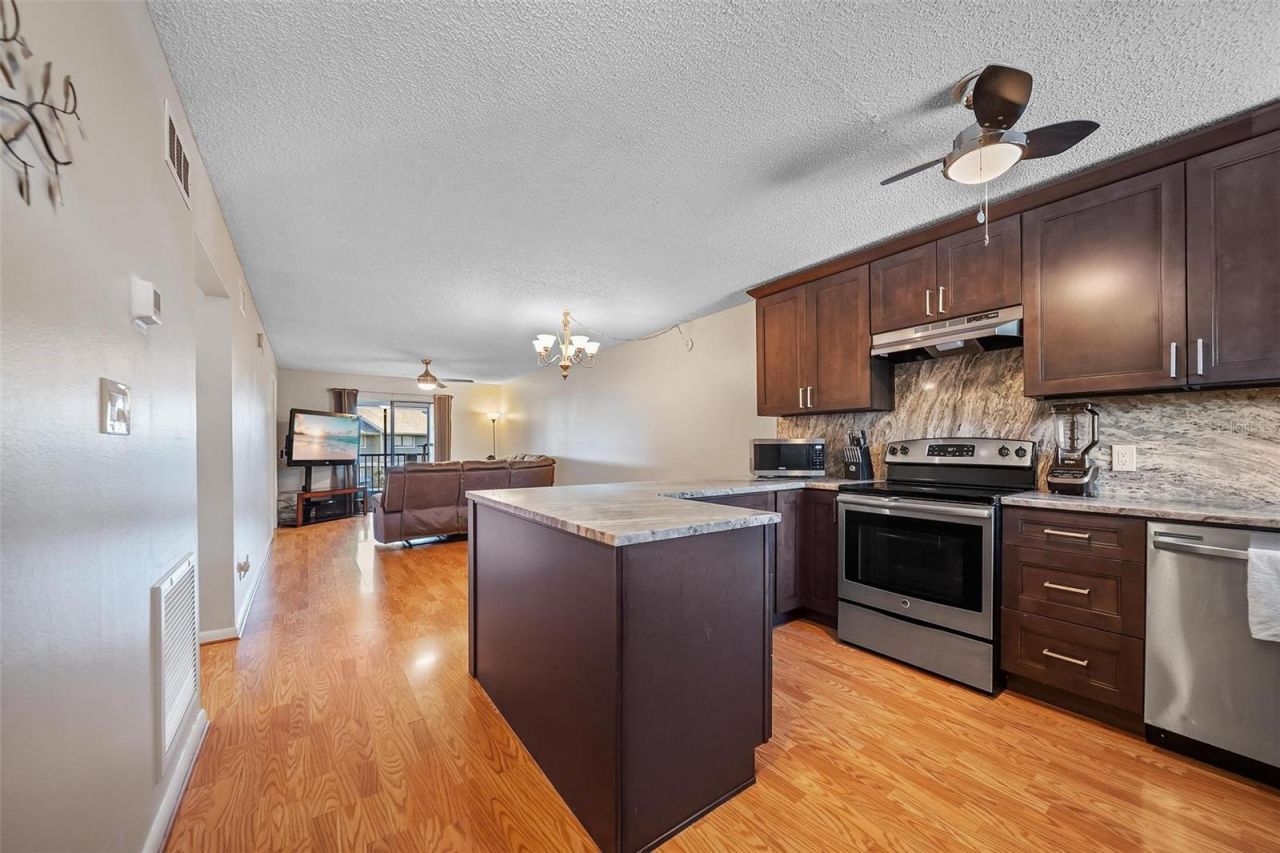 6033 34th Street W, Unit 132, Bradenton, FL 34210 Photo