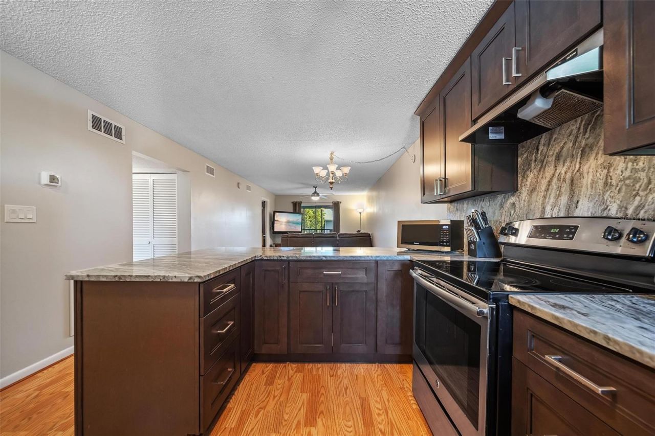 6033 34th Street W, Unit 132, Bradenton, FL 34210 Photo