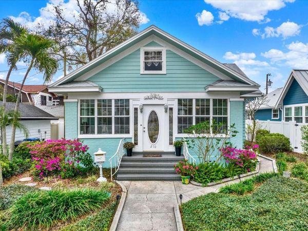 210 15TH AVENUE N, ST PETERSBURG, FL 33704