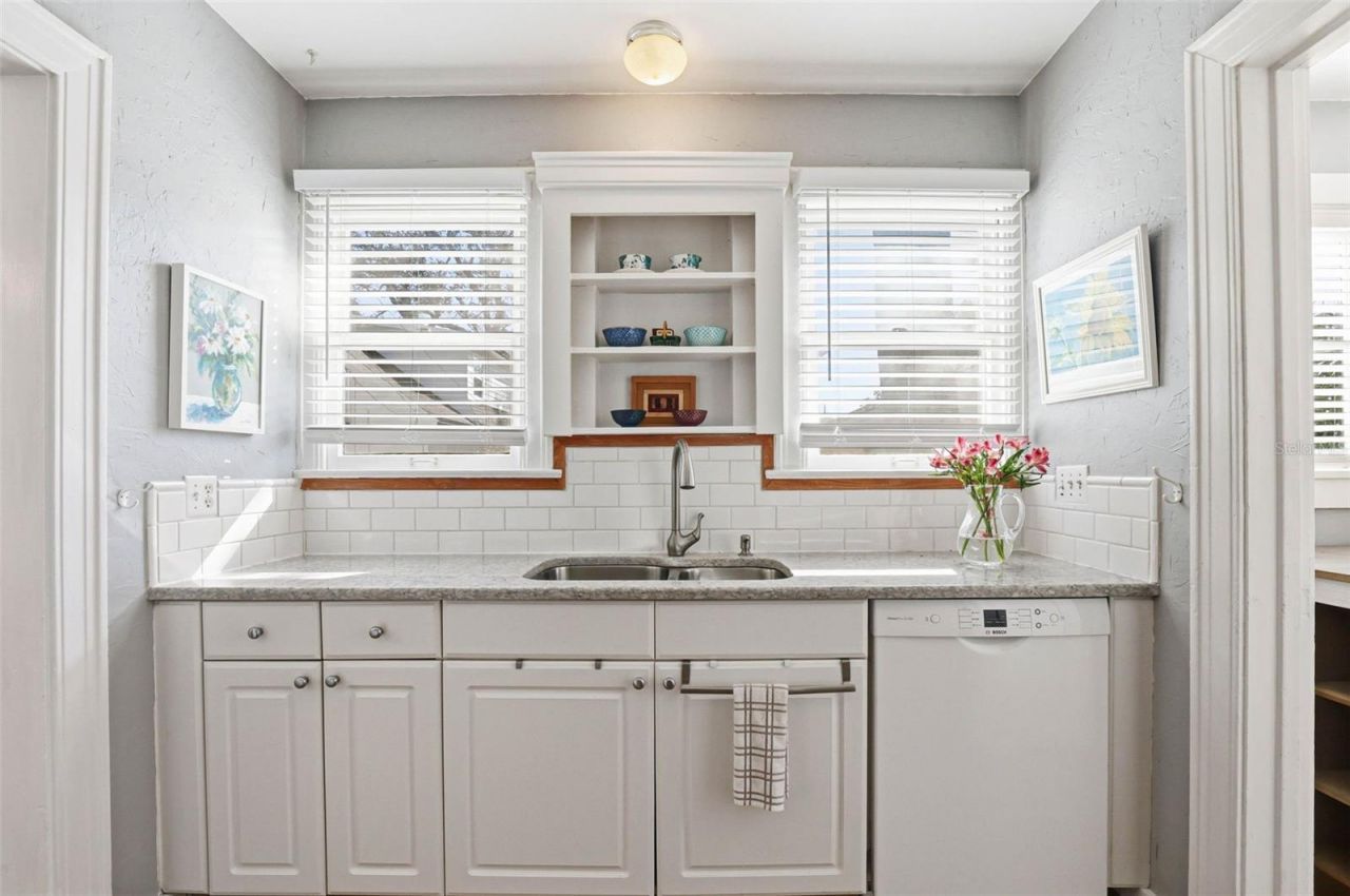 210 15th Avenue N, Saint Petersburg, FL 33704 Photo