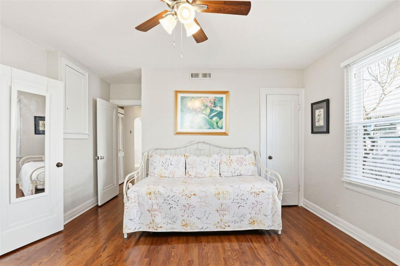 210 15th Avenue N, Saint Petersburg, FL 33704 Photo