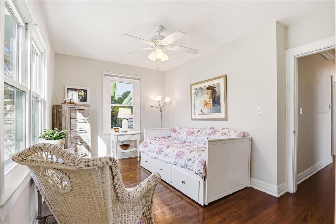 210 15th Avenue N, Saint Petersburg, FL 33704 Photo