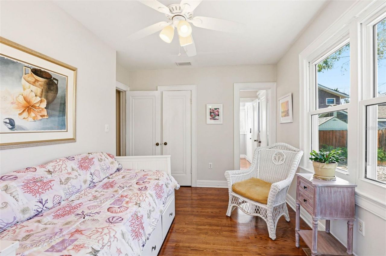 210 15th Avenue N, Saint Petersburg, FL 33704 Photo