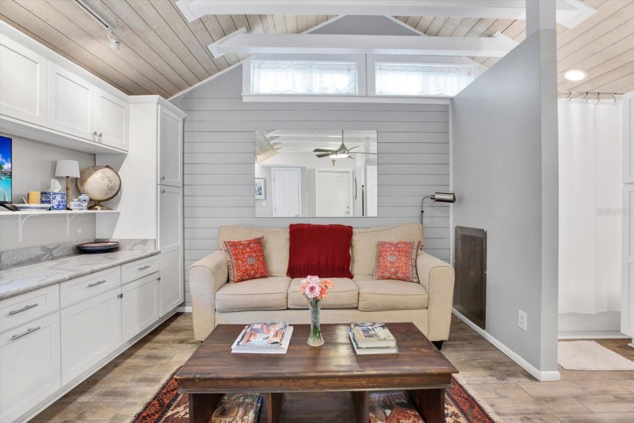 210 15th Avenue N, Saint Petersburg, FL 33704 Photo