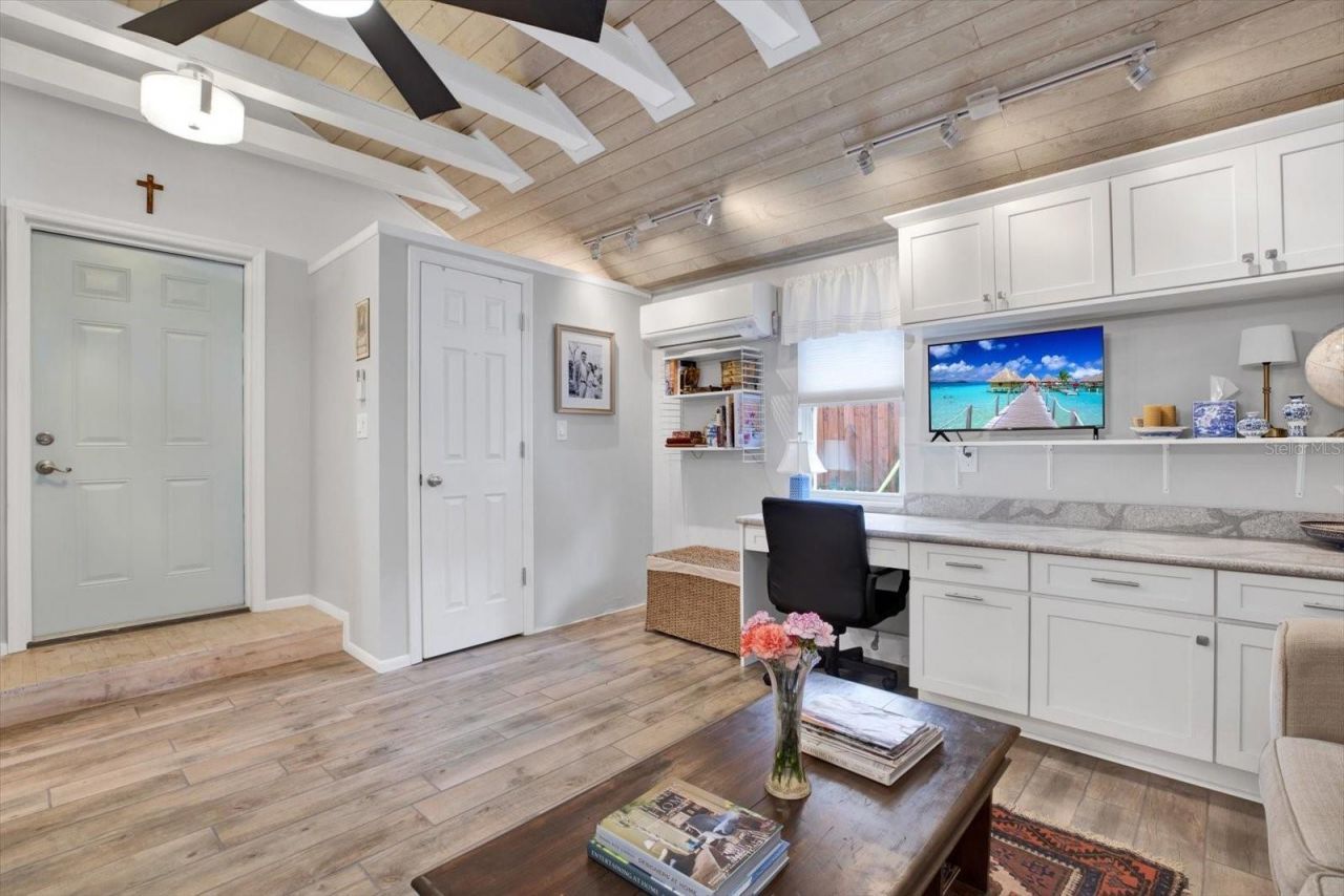 210 15th Avenue N, Saint Petersburg, FL 33704 Photo