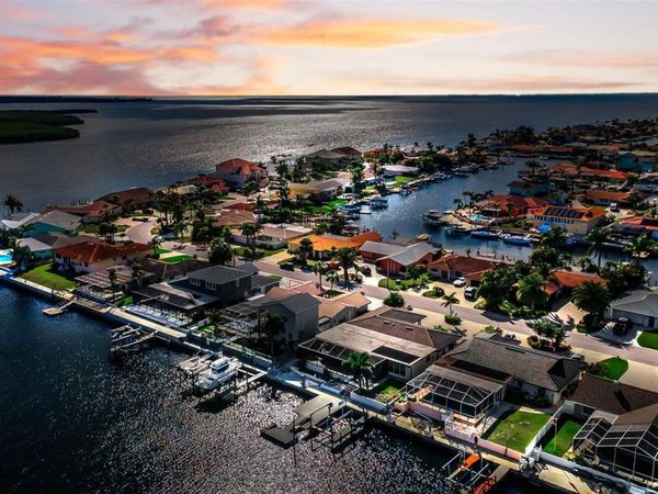 4976 GALLEON COURT , NEW PORT RICHEY, FL 34652