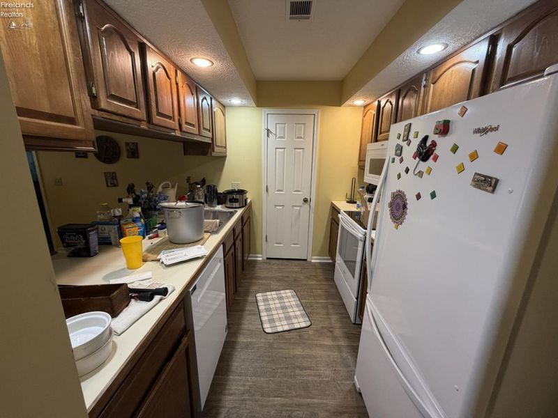 104 Leisure Lane, Norwalk, OH 44857 Photo 3