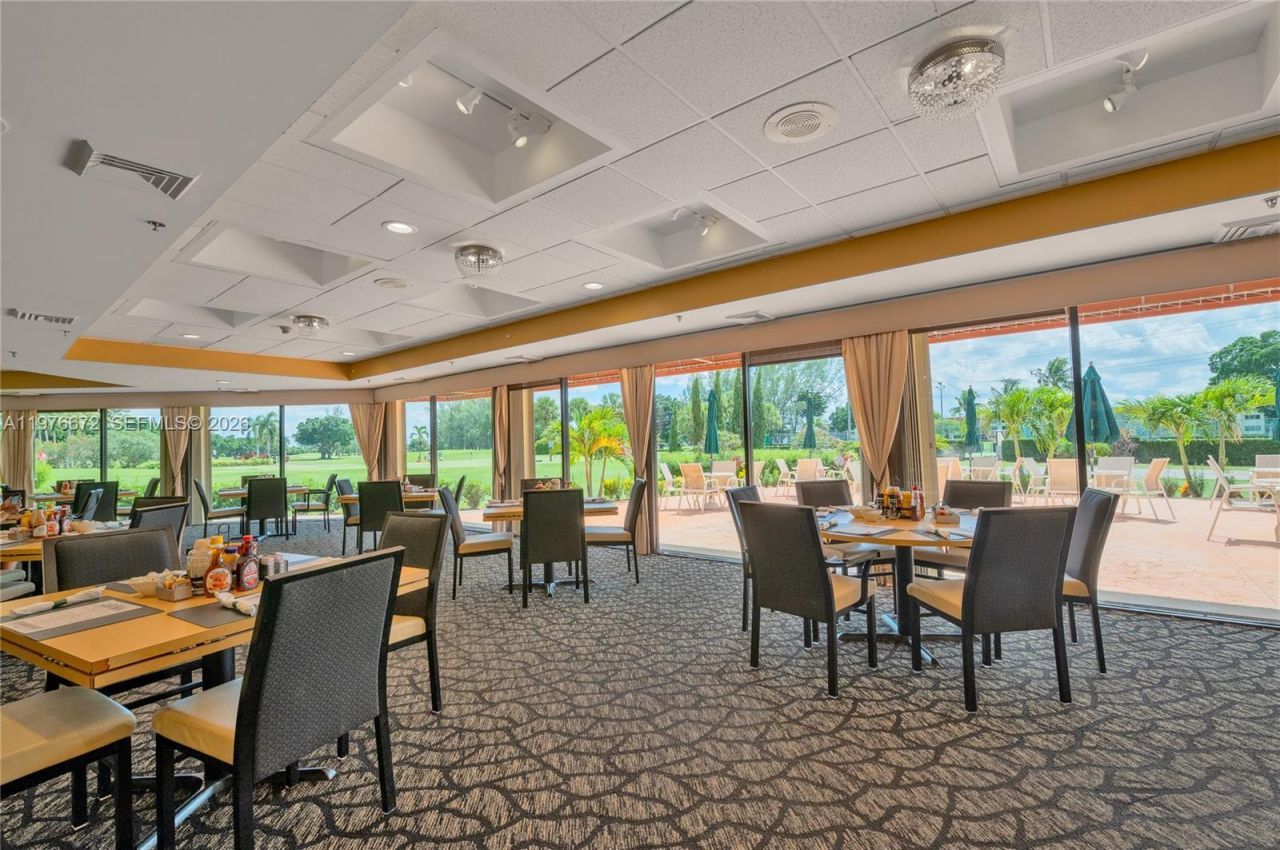 9320 S Hollybrook Lake Dr , Unit 108, Pembroke Pines, FL 33025 Photo