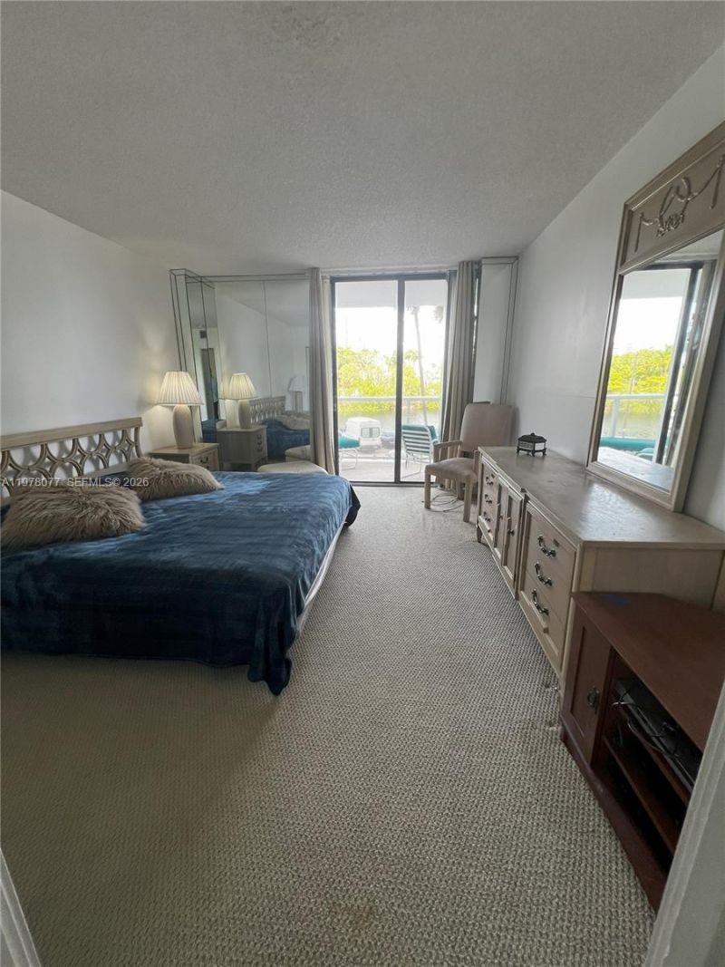 3701 N Country Club Dr , Unit 201, Aventura, FL 33180 Photo