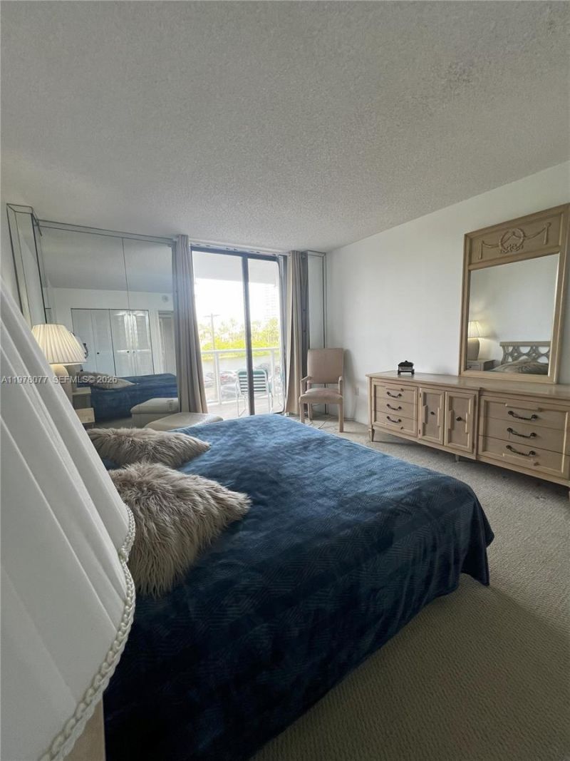 3701 N Country Club Dr, Unit 201, Aventura, FL 33180 Photo