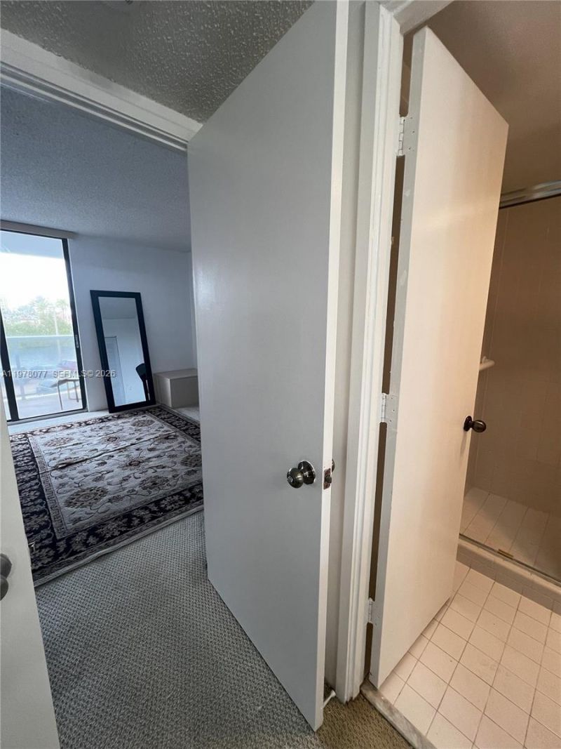3701 N Country Club Dr, Unit 201, Aventura, FL 33180 Photo