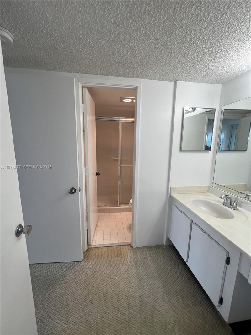 3701 N Country Club Dr , Unit 201, Aventura, FL 33180 Photo