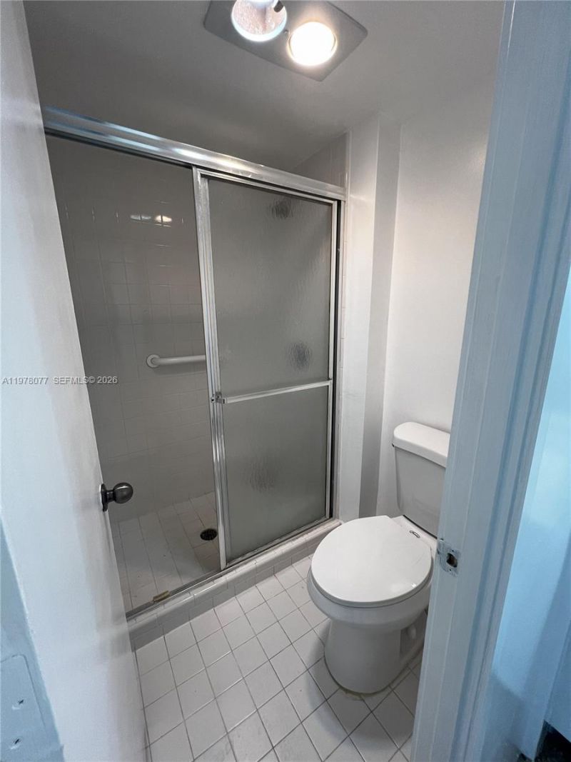 3701 N Country Club Dr, Unit 201, Aventura, FL 33180 Photo