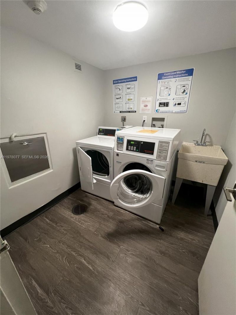3701 N Country Club Dr, Unit 201, Aventura, FL 33180 Photo