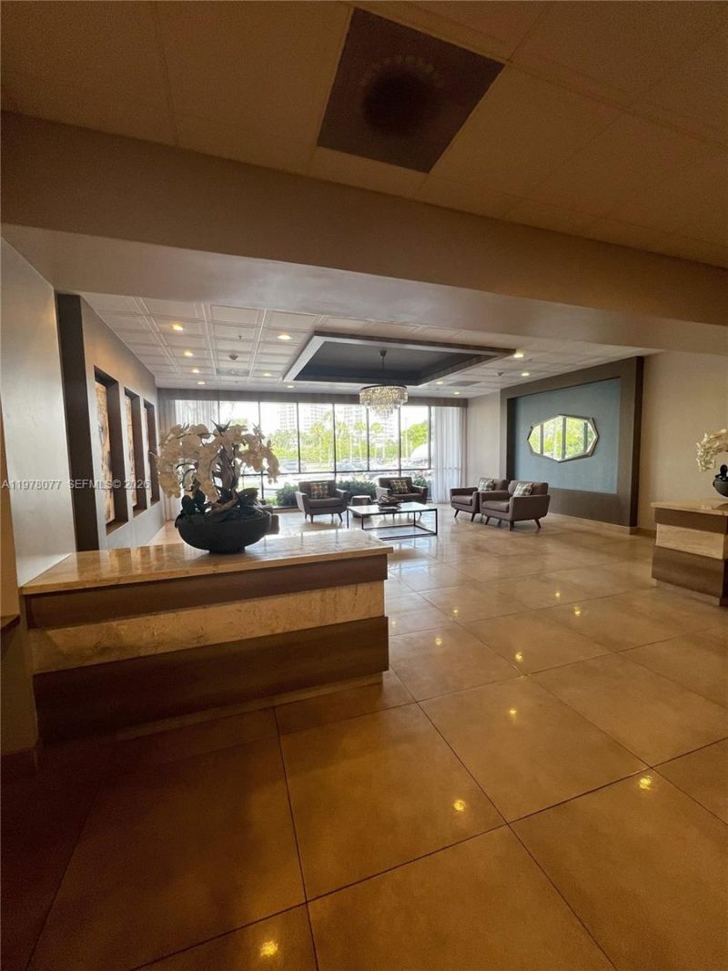 3701 N Country Club Dr , Unit 201, Aventura, FL 33180 Photo