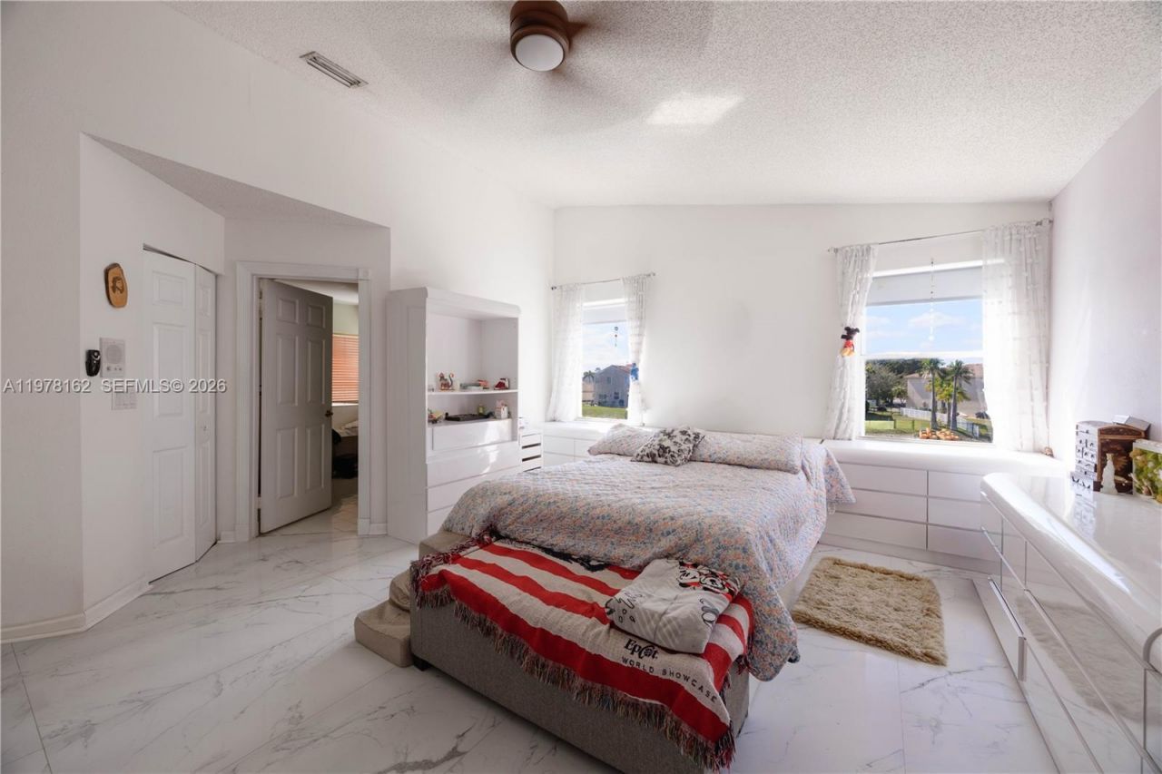 18438 NW 11th St, Pembroke Pines, FL 33029 Photo